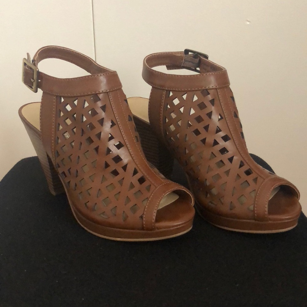 Chinese Laundry Summer Sandal